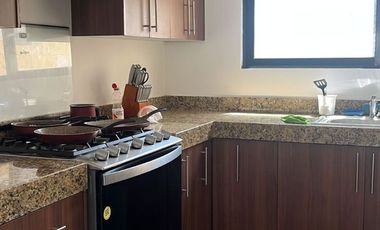 | Increible casa semiamueblada, en renta. |