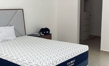 | Increible casa semiamueblada, en renta. |