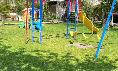 | Increible casa semiamueblada, en renta. |