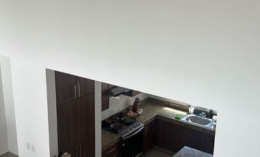 | Increible casa semiamueblada, en renta. |