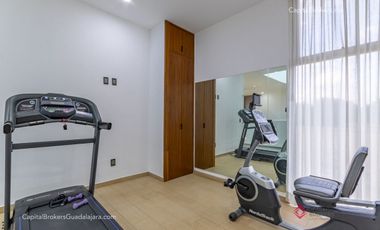Casa de lujo en venta cerca de Olivos a 5 minutos del Tec con alberca San Acasio