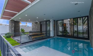 Casa de lujo en venta cerca de Olivos a 5 minutos del Tec con alberca San Acasio