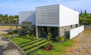 Casa de lujo en venta cerca de Olivos a 5 minutos del Tec con alberca San Acasio