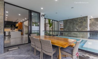 Casa de lujo en venta cerca de Olivos a 5 minutos del Tec con alberca San Acasio