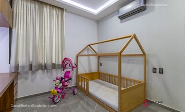 Casa de lujo en venta cerca de Olivos a 5 minutos del Tec con alberca San Acasio