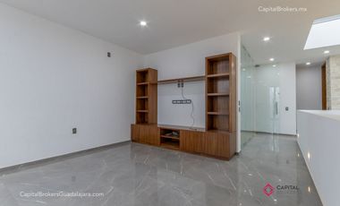Casa de lujo en venta cerca de Olivos a 5 minutos del Tec con alberca San Acasio