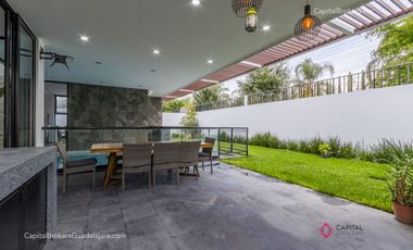 Casa de lujo en venta cerca de Olivos a 5 minutos del Tec con alberca San Acasio