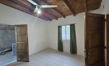 Vendo Casa BÂ° Alberdi 3 dormitorios, cocina-comedor, baÃ±o, patio, cochera. San Rafael.