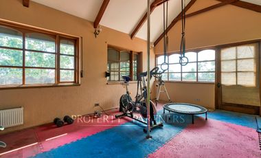 Casa en venta La Reina, pasaje cerrado