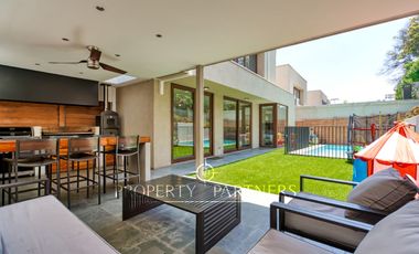 Linda casa en condominio al lado del colegio British Royal School