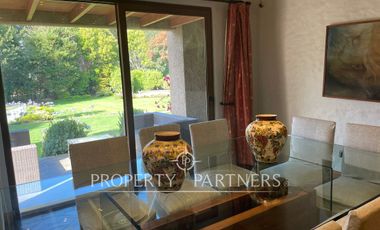 Casa con gran jardín formado en dos sitios condominio Las Brisas