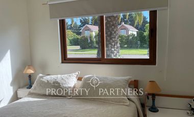 Casa con gran jardín formado en dos sitios condominio Las Brisas