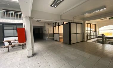Arriendo Local Comercial pleno centro de la ciudad, ideal para inversionistas
