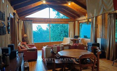 Casa refugio con increíbles vistas al lago Riñihue