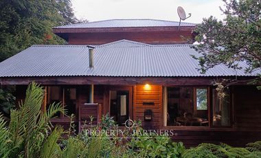 Casa refugio con increíbles vistas al lago Riñihue