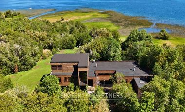 Espectacular casa a orillas del Lago Panguipulli