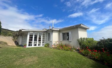Casa sector tradicional con vista al mar