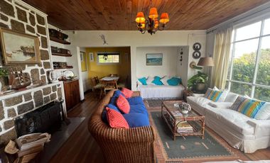 Casa sector tradicional con vista al mar