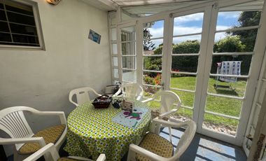 Casa sector tradicional con vista al mar