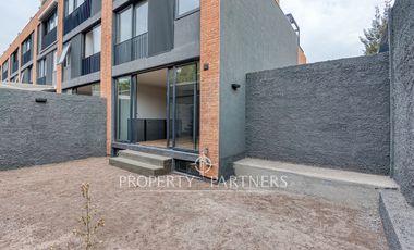 Moderno Townhouse con terraza cercano a Metro Santa Isabel en barrio Italia.