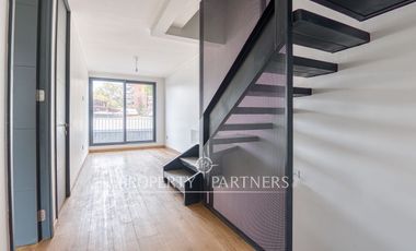 Moderno Townhouse con terraza cercano a Metro Santa Isabel en barrio Italia.