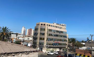 Amplia casa ideal para uso comercial