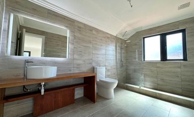 Cautivadora residencia en Mirador del Valle