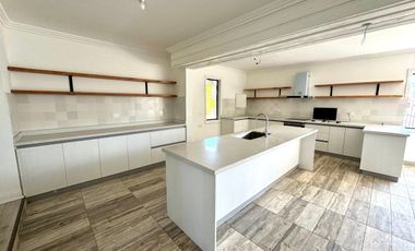 Cautivadora residencia en Mirador del Valle