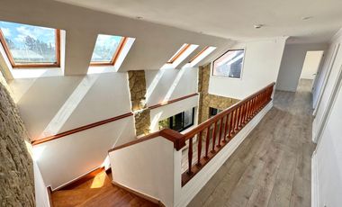 Cautivadora residencia en Mirador del Valle