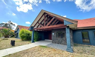 Cautivadora residencia en Mirador del Valle