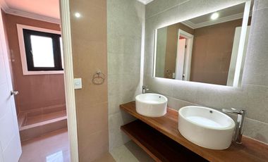 Cautivadora residencia en Mirador del Valle