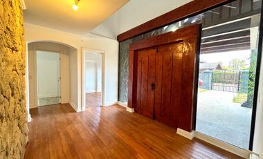 Cautivadora residencia en Mirador del Valle