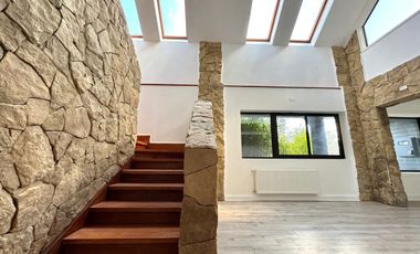 Cautivadora residencia en Mirador del Valle