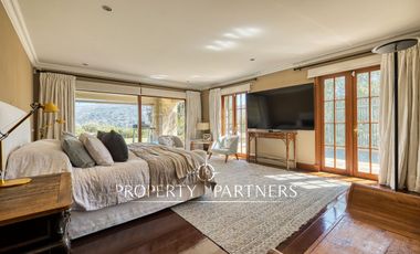 Espectacular departamento con vista panorámica a Santiago, jardín y piscina privada