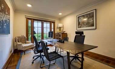 Espectacular departamento con vista panorámica a Santiago, jardín y piscina privada