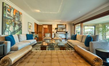 Espectacular departamento con vista panorámica a Santiago, jardín y piscina privada