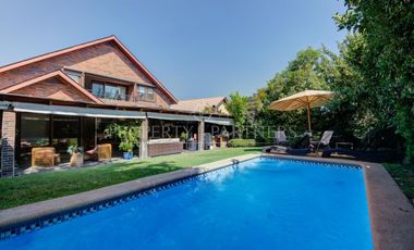 5 dormitorios, piscina, gran terraza con quincho, full equipada Cno. de Las Araucarias/Alto Macul