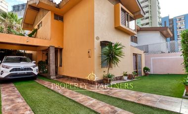 Hermosa y amplia casa con excelente ubicación