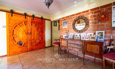 Amplia casa luminosa en parcela