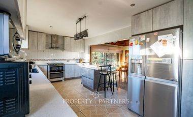 Amplia casa luminosa en parcela