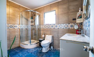 Amplia casa luminosa en parcela