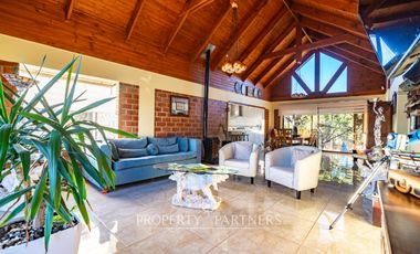 Amplia casa luminosa en parcela