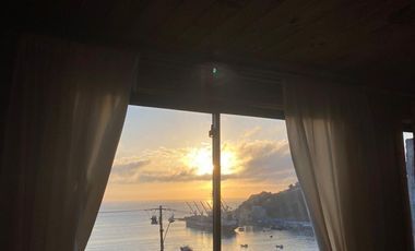 Casa con vista al puerto San Antonio