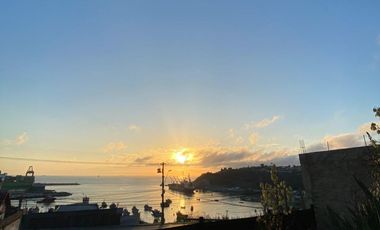 Casa con vista al puerto San Antonio