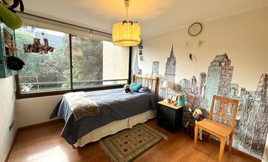 Gran departamento en condominio de calle Holandesa