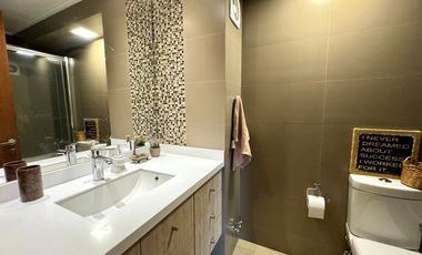 Gran departamento en condominio de calle Holandesa