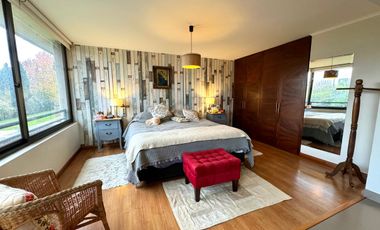 Gran departamento en condominio de calle Holandesa
