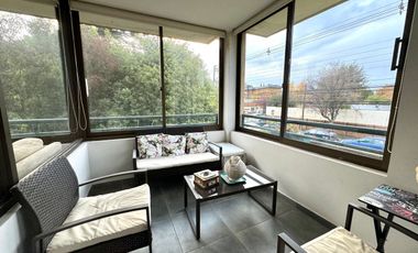 Gran departamento en condominio de calle Holandesa