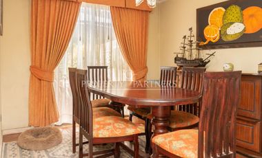 Casa en Venta de 4D/4B - Av. Jardín Alto