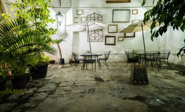 HOTEL EN VENTA CON LOCALES COMERCIALES, PARA INVERSIONISTAS!!! ZONA CENTRO!!!